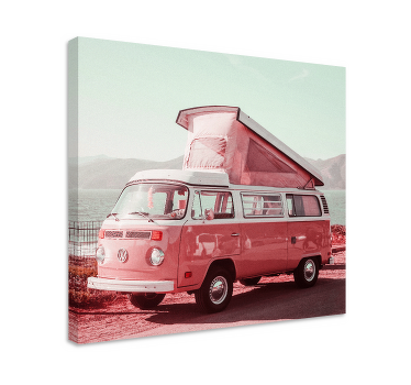 Rosa vintage van retro canvas art. Fundo rosa com teto e montanha ao fundo. Decorar. Obtenha remessa imediata!