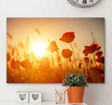 Flores vermelhas na tela floral do sol com um padrão de flores vermelhas com um belo pôr do sol atrás. Vamos enviá-lo à sua porta.