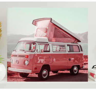 Rosa vintage van retro canvas art. Fundo rosa com teto e montanha ao fundo. Decorar. Obtenha remessa imediata!