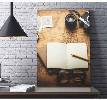 Impressões de parede com a ilustração do desenho de um mapa-múndi vintage, ótimas para você renovar o estilo e a atmosfera da decoração da sua sala.