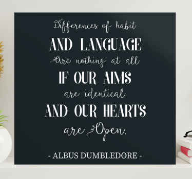 Canvas quote com a ilustração de dumbledore love quote, tem um fundo preto e é feito com letras brancas, é de excelente qualidade.