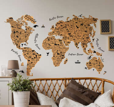 Decore as paredes dos seus quartos ou salas com este autocolante mapa mundo com textos de cada língua dentro de cada país.
 