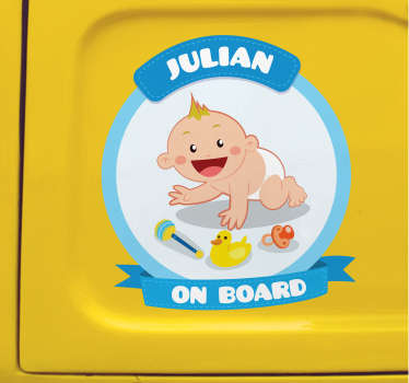 Autocolante decorativo bebé a bordo personalizável, isto é, pode mudar o nome da criança e até a cor sem qualquer custo extra.
