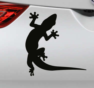Decore o seu veículo com este autocolante para carro com uma imagem de uma silhueta de um lagartinho para preencher um pouco o seu veículo.