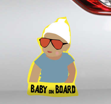 Seja original e cole este autocolante com o bebe dos filmes" A ressaca! no seu carro para avisar a todos os outros condutores que tem um bebe consigo.