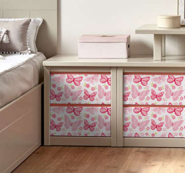 Adesivos com desenhos de borboletas para decoração de quarto infantil ideal para quartos feminimos. Cores e medidas personalizáveis disponíveis.