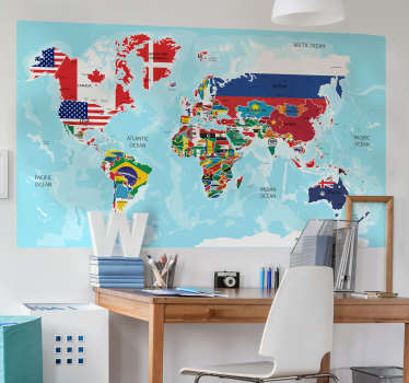Vinil autocolante para quarto juvenil do mapa mundo com as bandeiras e nomes de todos os países. Vários tamanhos disponíveis.