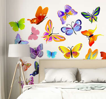 Colecção de vinil decorativo com borboletas de tons coloridos e primaveris. Adesivo de parede para dar um ar mais fresco e leve à sua casa.