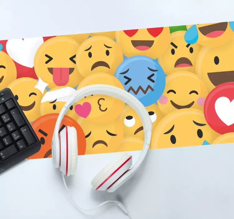 Vários emojis amarelos enfrentam mais mousepads - TenStickers