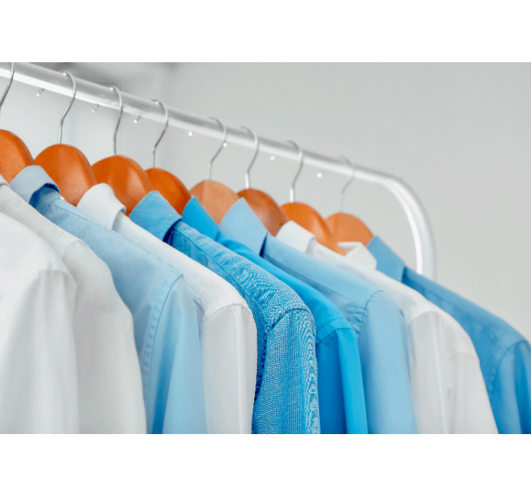 Mural de parede padrões e texturas camisas azuis penduradas - TenStickers