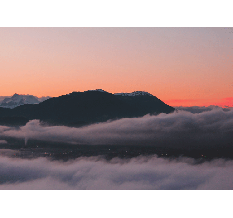 Fotomurais de paisagens Nascer do sol nublado nas montanhas - TenStickers