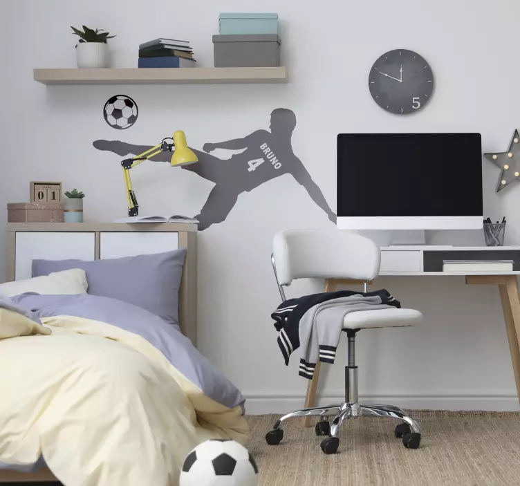 Jogador de futebol com decoração de parede nome e numbe - TenStickers
