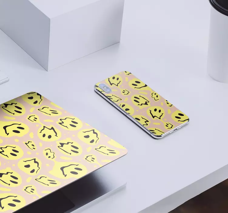 Autocolante animal padrão de fantasma sorridente - TenStickers