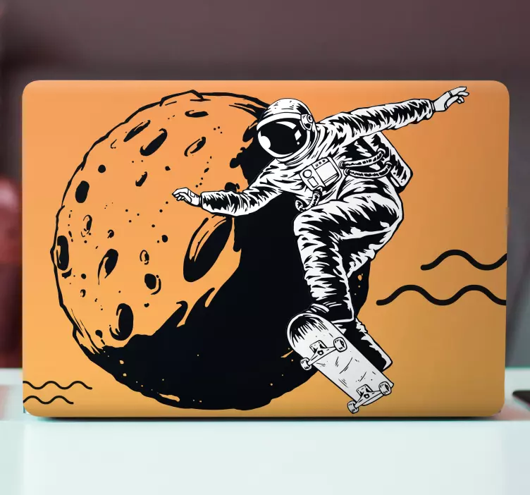 Adesivo para laptop astronauta andando de skate na lua - TenStickers
