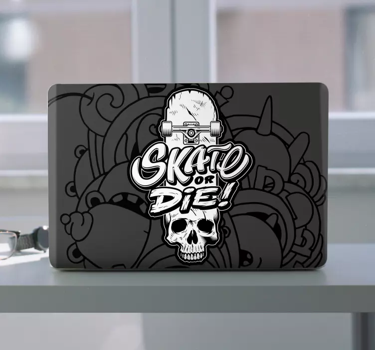 Adesivo para laptop ilustração de caveira de skate - TenStickers