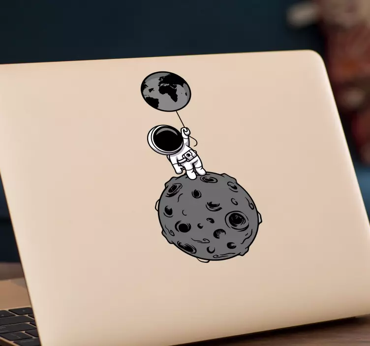 Autocolante para portátil astronauta na lua - TenStickers