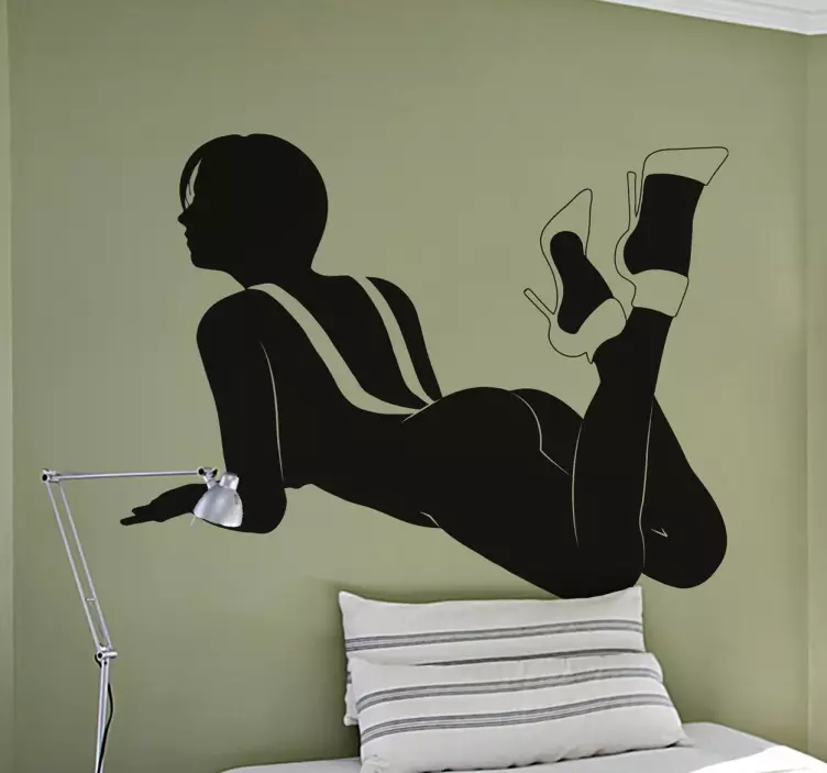 Menina em autocolante silhueta suspensórios - TenStickers