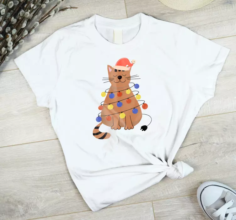 Gato fofo emaranhado em luzes T-shirtde natal - TenStickers