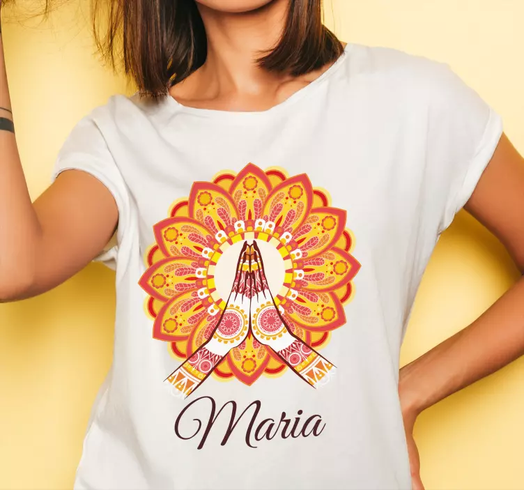 Mandala amarelo vermelho com t-shirt personalizada com nome - TenStickers
