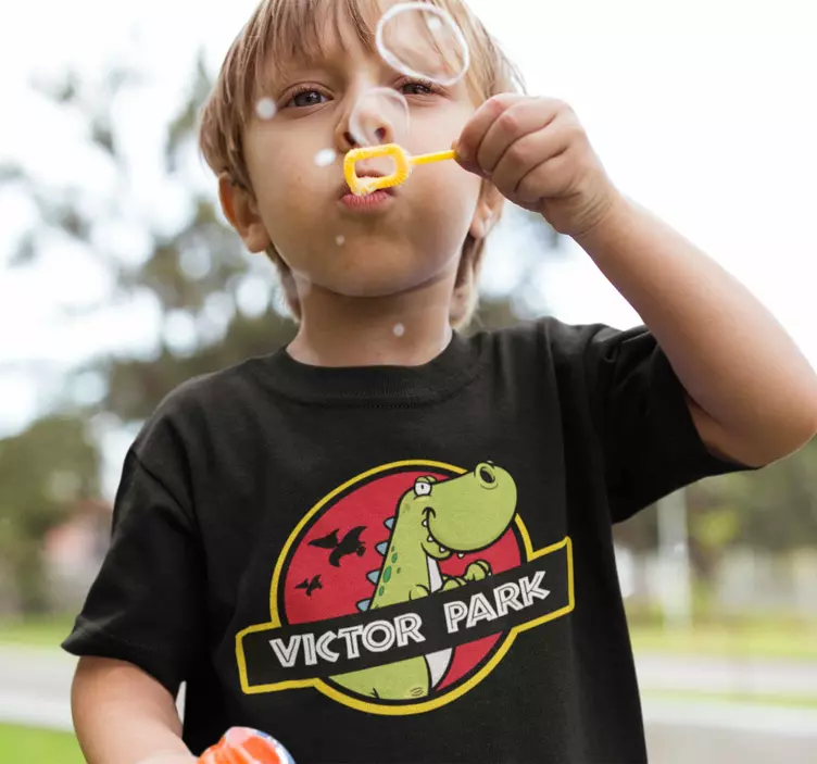 T-shirt infantil Jurassic Park com nome - TenStickers