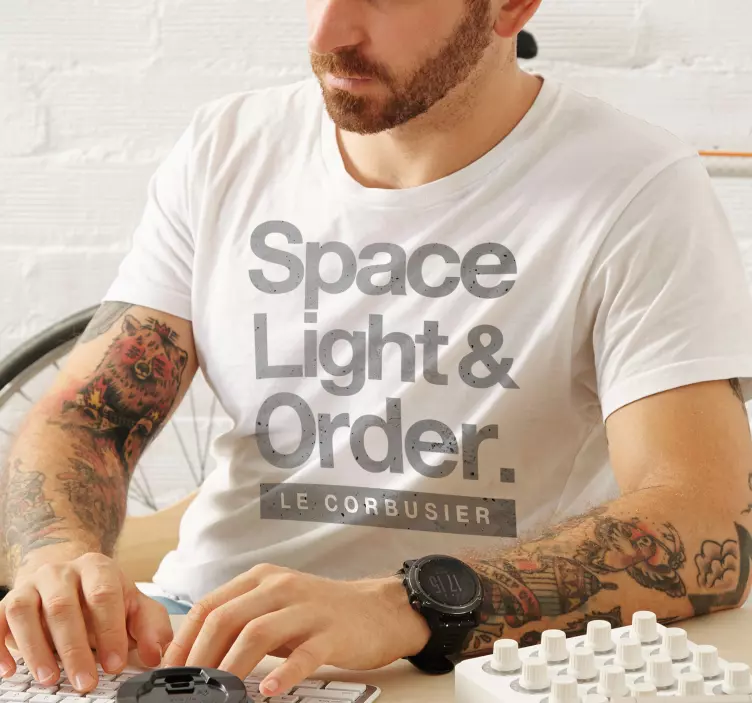 Le corbusier precisa de t-shirt personalizada - TenStickers