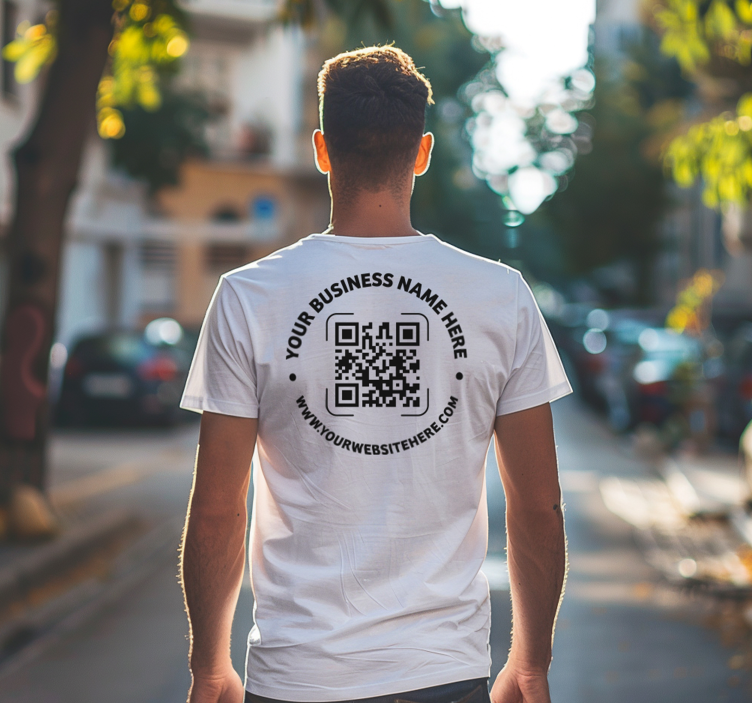 T-shirt código qr empresarial - TenStickers