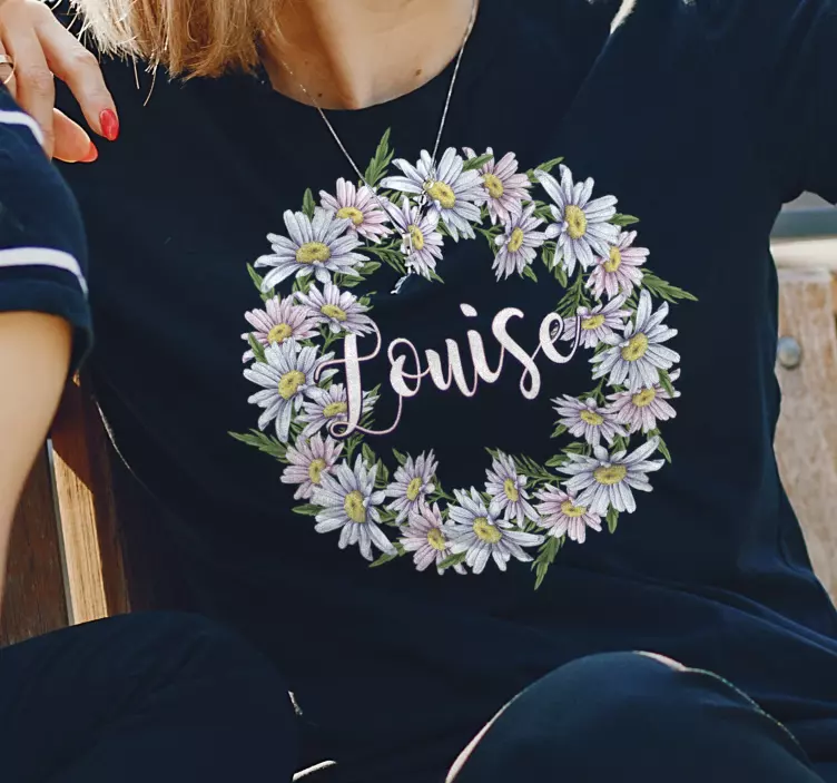 T-shirt personalizada coroa de flores com nome - TenStickers