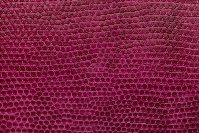 Tapete vinílico estampa de animal tecido crimsom texturizado - TenStickers