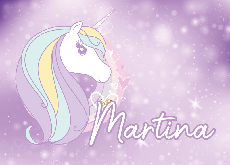 Universo unicórnio roxo com o nome de crianças brincando de tapet - TenStickers